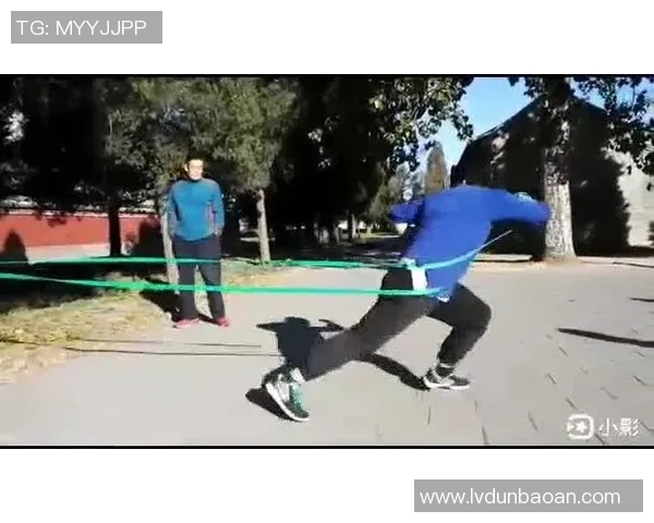 滑板新手必看:从零开始的力量训练与技巧提升全攻略 滑板新手必看:从零开始的力量训练与技巧提升全攻略