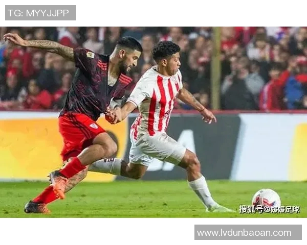 博卡青年与亚松森自的激烈对决展现足球魅力与战术智慧 博卡青年与亚松森自的激烈对决展现足球魅力与战术智慧