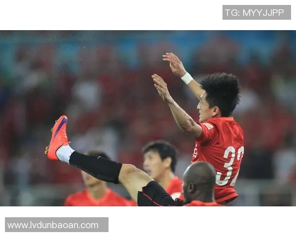 富力与上港激战正酣最终结果揭晓引发球迷热议 富力与上港激战正酣最终结果揭晓引发球迷热议