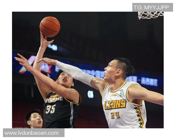 朱荣振的艺术人生探索与创新之路：从传统到现代的跨越与融合