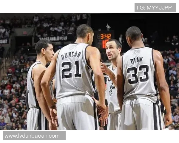 马刺对阵火箭吉诺比利的传奇时刻与精彩表现回顾