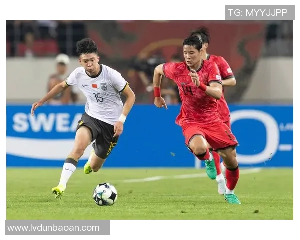 2017年中国足球队与韩国队激战回顾与精彩瞬间分析