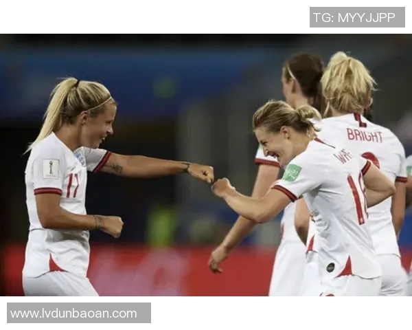 英格兰女足与喀麦隆女足精彩对决直播全程回顾与分析