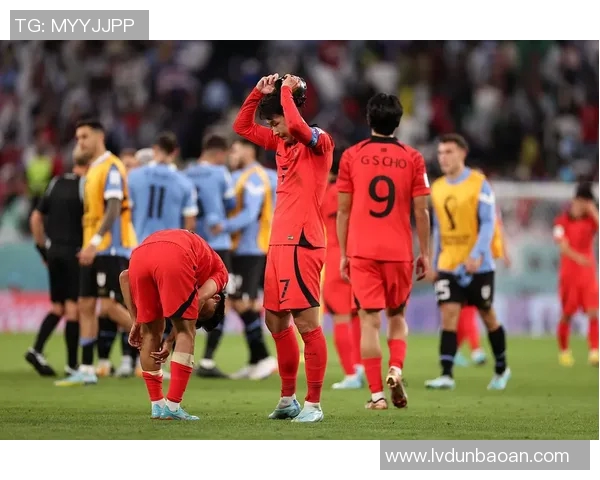 法国与乌拉圭激战赛场精彩瞬间回顾与分析