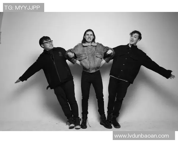 马力克的传奇人生与不屈精神探索他在音乐与人生中的辉煌成就