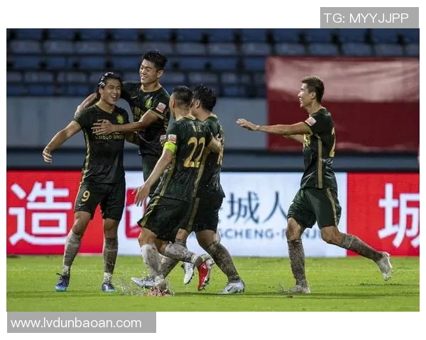 深入分析北京足球队中路突破战术的特点与应用策略